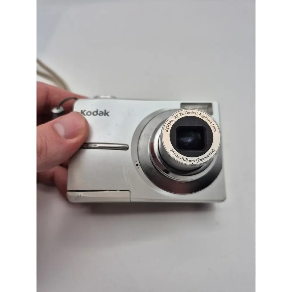 Kodak EasyShare C613 6.2 MP 3X Zoom Silver Digital Camera w/ 2GB SD Card Tested